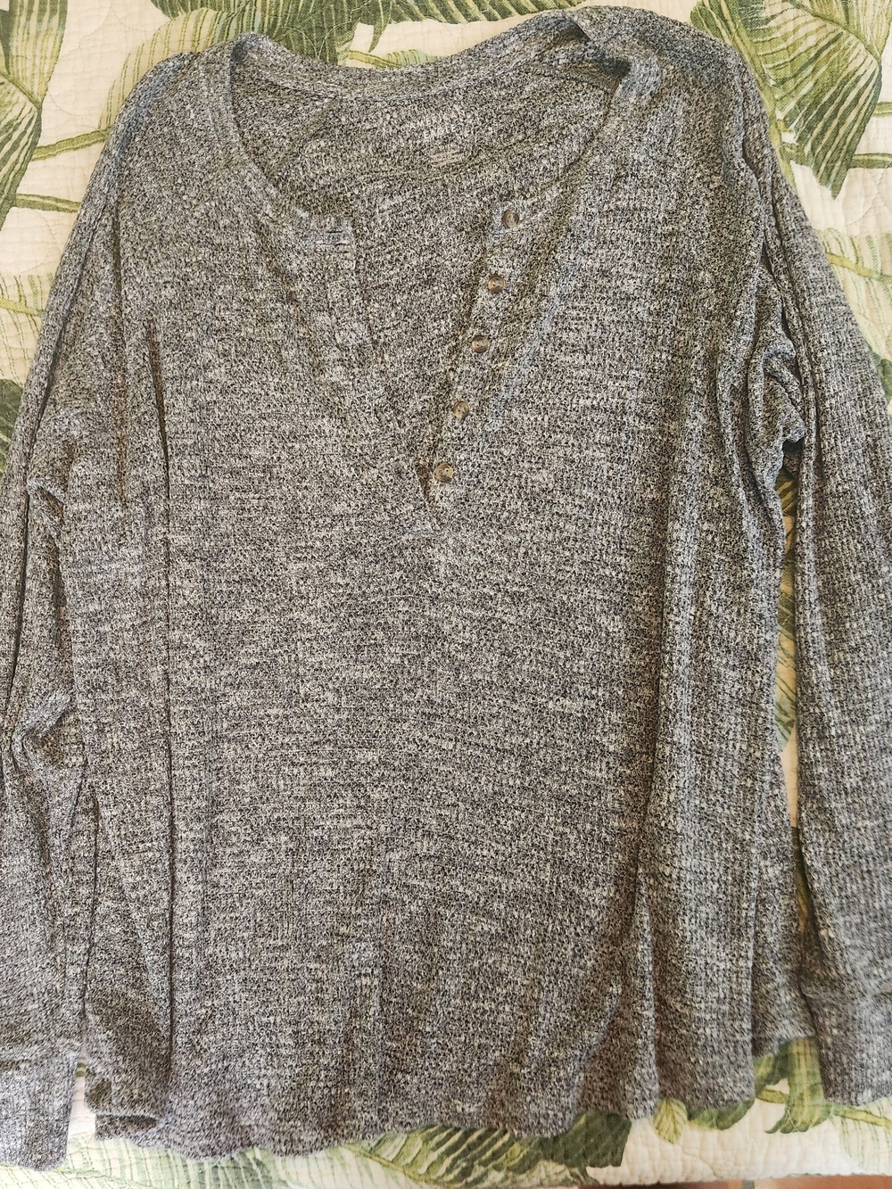 American Eagle Outfitters Gray V-Neck Henley Sweater